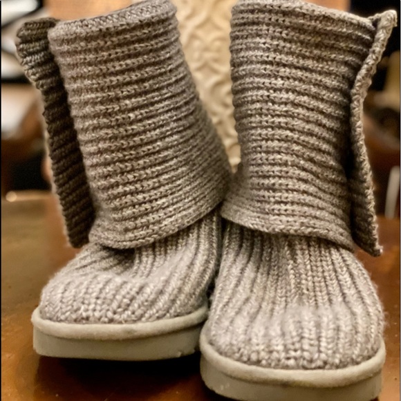 GREY  SWEATER UGG BOOTS SIZE 7! - Picture 6 of 12